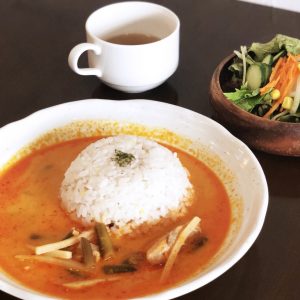 リスカフェ 豚バラココナッツカレー